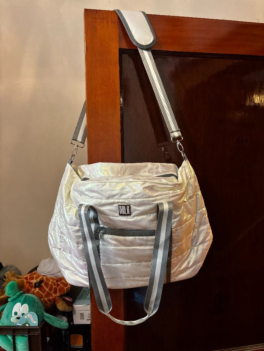GBLQ Plus Iridescent Pearl White Quilted Shoulder Bag
